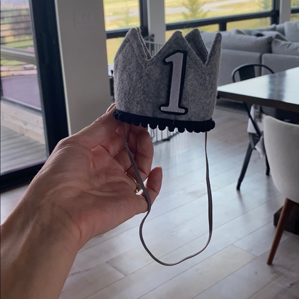 Crown with # 1